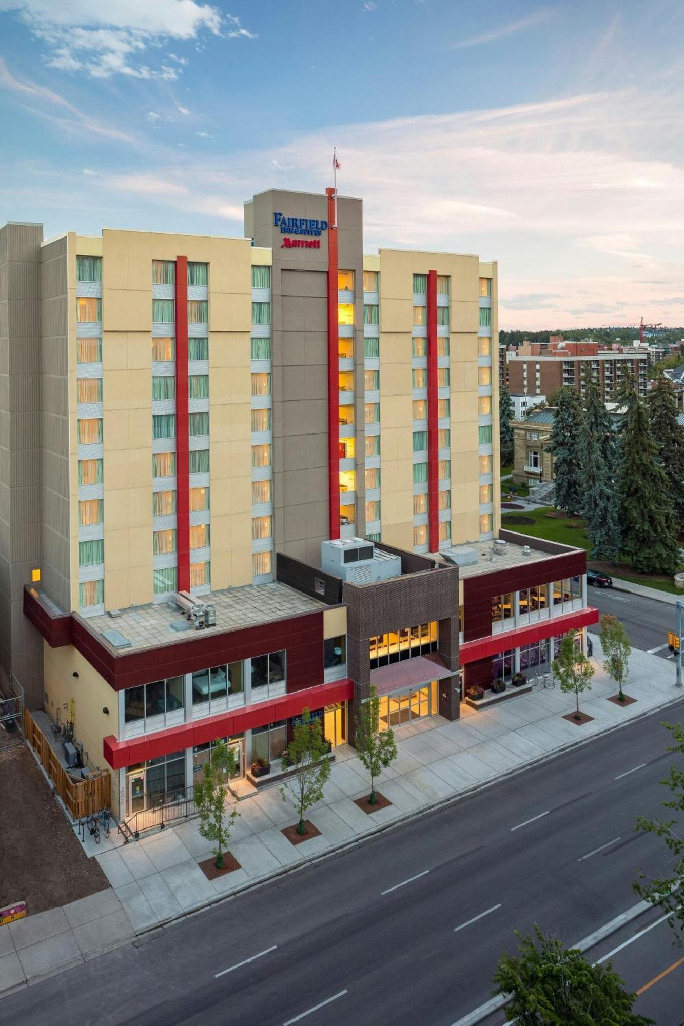 Fairfield Inn & Suites By Marriott Calgary Downtown Exterior photo