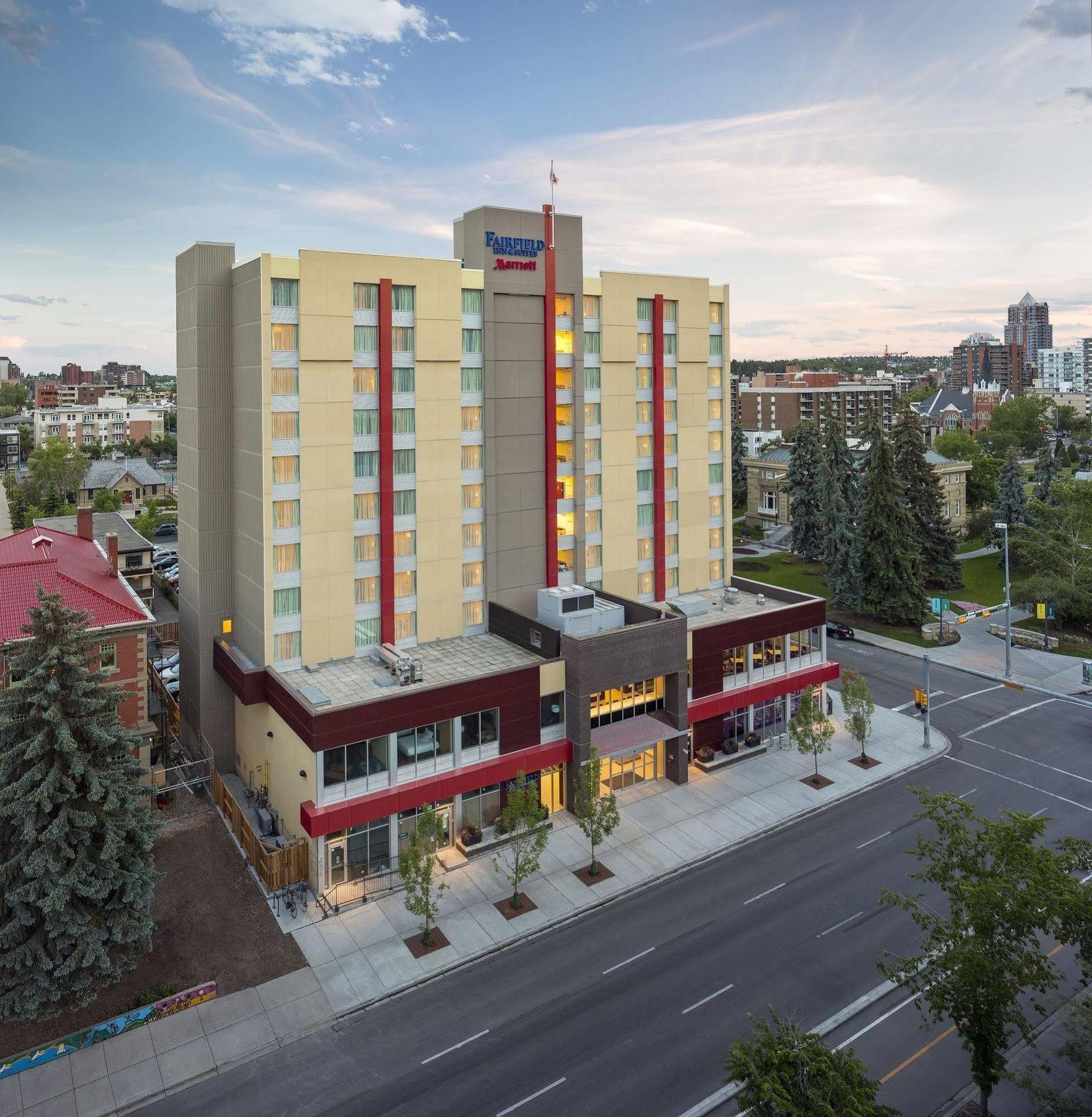 Fairfield Inn & Suites By Marriott Calgary Downtown Exterior photo